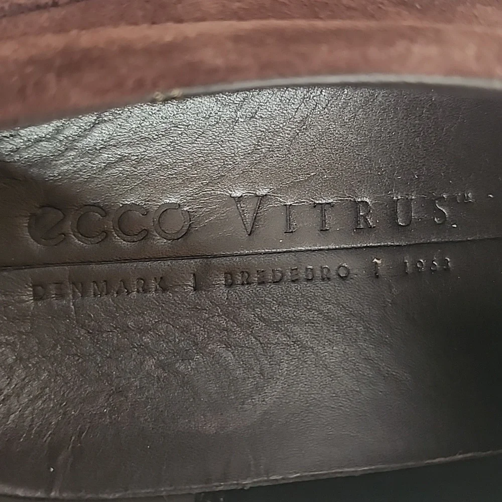 Ecco elegant brown